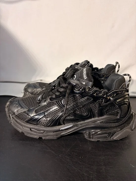 Balenciaga runners size 9 good Condition - Picture 3 of 5